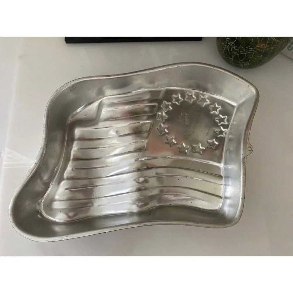 Wilton cake pan